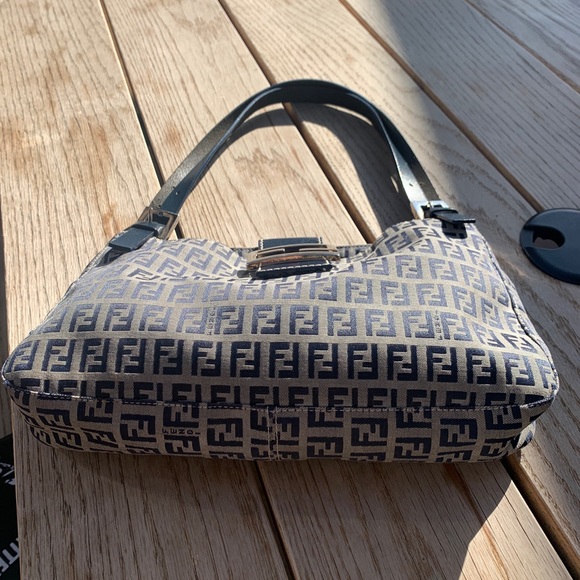 Fendi zucca shoulder bag - Picture 6 of 11